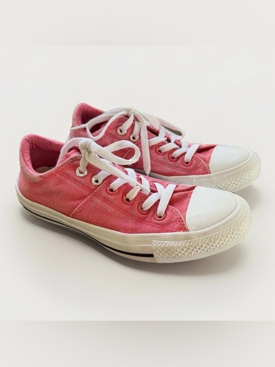 Converse Shoes - Converse Women’s Chuck Taylor All Star Low Top Strawberry Jam Sneakers Size 7